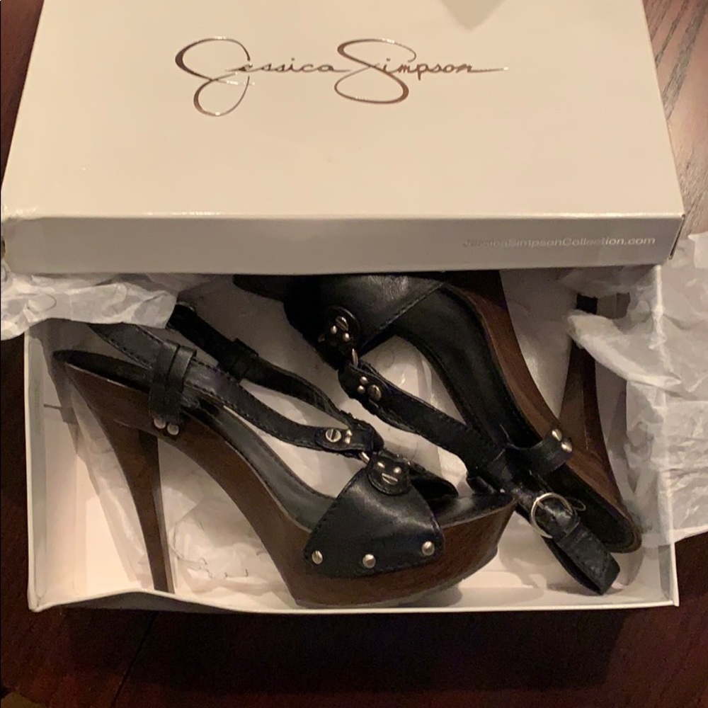 Jessica Simpson leather Gody sandals